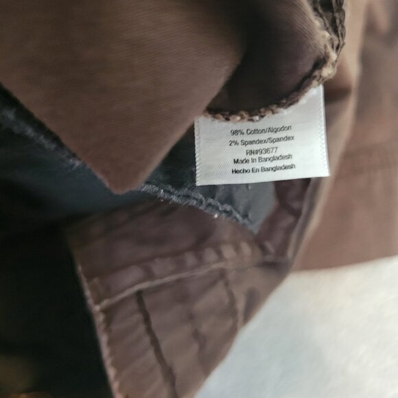 St Johns Bay Womens Shorts 18W Plus Brown Zip Fly Pockets Casual BRO26E - Picture 9 of 10